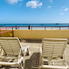 Grande terrasse vue sur la plage de Trestraou