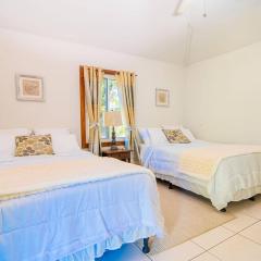 2 bedsRoom Steps to West Bay Beach & Shared Pool!