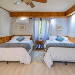 Tidaluna Room Sleeps 5 Walk 2 Beach w Pool