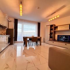 Tamiy Airport apartment- Pivate Parking,Kingsize B