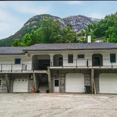 3 Bedroom Lovely Apartment In Eidfjord