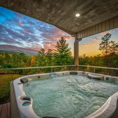 Peaceful Horizons with Views, 2 Hot Tubs, Seclusion, Games!
