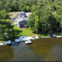 Riverview Cottage Escape