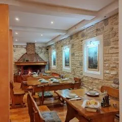 Apartments and pansion M&R