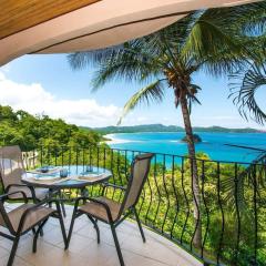 Beautiful Condo in Peaceful Cliffside Location with a Private Balcony & Stunning Ocean and Mountain Views