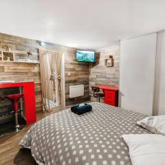 Le Studio A à Dijon CHU, Extérieur et Pièce commune