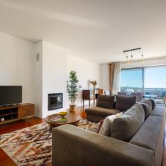 Skyview with Balcony and Garage