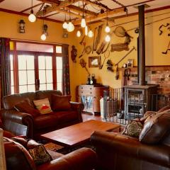 Tongariro Cottage - Hot Tub - Bring Your Dog!