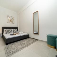 Central 2 bedroom flat