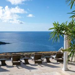 Maria Bluff Estate- Modern Renovations Sprawling Layout & Stunning Views