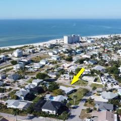 1 Block To Beach - Fully Upgraded Spacious & Quiet