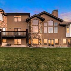 Private Family Home with Hot Tub