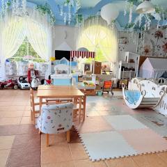 Niebieski Domek - Gościmy tylko Dzieci z Rodzicami - u nas dzieci to VIPy!