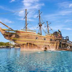 2BR Fireworks View with Pool & Spa 5 Minutes to Disney