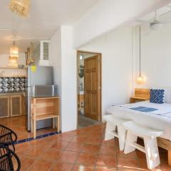 Cozy Studio Steps from Beach & Surf