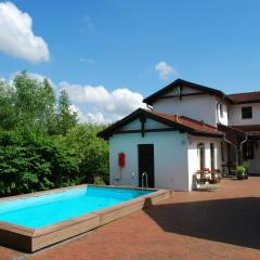 Idyllische Wohnung mit Pool in Mecklenburg