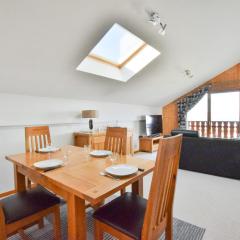 Appartement spacieux proche des pistes avec balcon et parking - FR-1-498-123