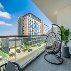 Luxury 1BR w Pool & Gym Samana Park View