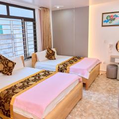 Ngoc Linh Hostel and Travel