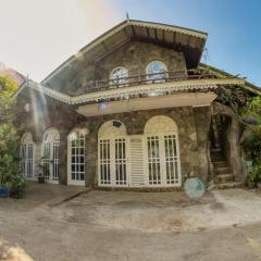 Bee Hive Mountain Villa Residence