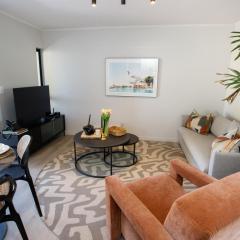 307 Seahorse - 1 Bedroom Premium Unit with Parking