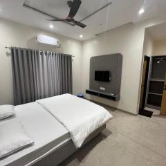 Hotel Abhishek Pride - Shani Shinganapur