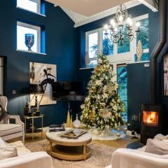 Campden Barn - Exclusive Home with Hot Tub