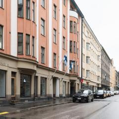 1BR Demure Design Urban Living Space