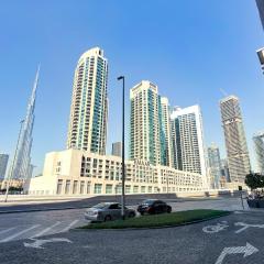 Trendy Studio! Walk to Burj Khalifasleeps 3!