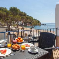 3 Bedroom Duplex, 30m to the beach, Tamariu, Costa Brava