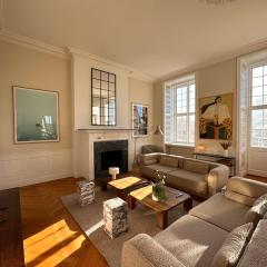 Modern Luxury 4BR Home near King's Garden