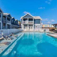 Walk to Beach Hot Tub Community Pool Water View