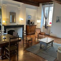 Maison de charme avec plafonds et parquets anciens