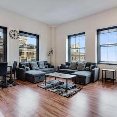 Downtown Chicago Stay with Free In & Out Parking 4