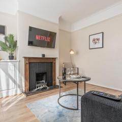 Stylish & Central - Bed House - Parking & Garden