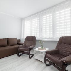 Park Żeromskiego Comfort Apartment by BookingHost