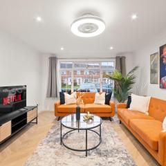 Near Town Centre, Big Patio, Free Parking Sleeps 8