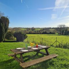 La Manelière Logement 1 Gîte familial de campagne à 10 min du Puy duFou