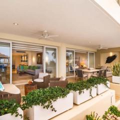 Luxury Oceanfront Condo Infinity Pool