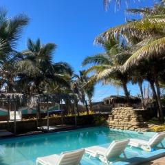 Bali Lodge Máncora - Playa, Piscina & Desayuno