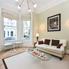 Modern Notting Hill Retreat by the Station