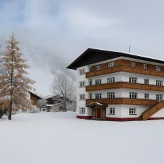 Haus Wallis by stayFritz - Ski-In Ski-Out Apartments am Arlberg