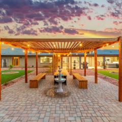 Private Hot Tub and Huge Yard Phoenix Family Home