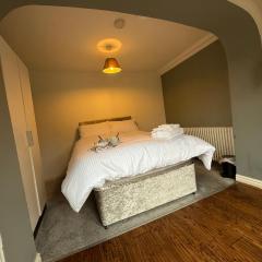 room 02 chesterton Grove