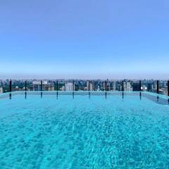 Estúdio Piscina Rooftop, WiFi 1GB, Metrô 600m