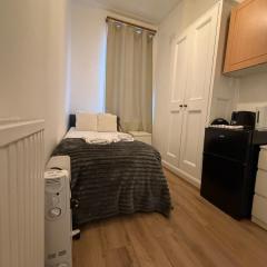 Single Ensuite Room in Shepherds Bush