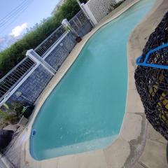 3 Bedroom Apartment with pool & 10 Mins from Beach