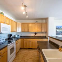 Central and Cozy Townhouse