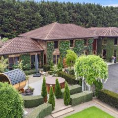 Le Chateau Moderne - Cedar Barrel Sauna & Spa