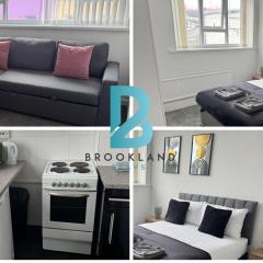1BR in Blackpool l Sleeps 4 l Contractors